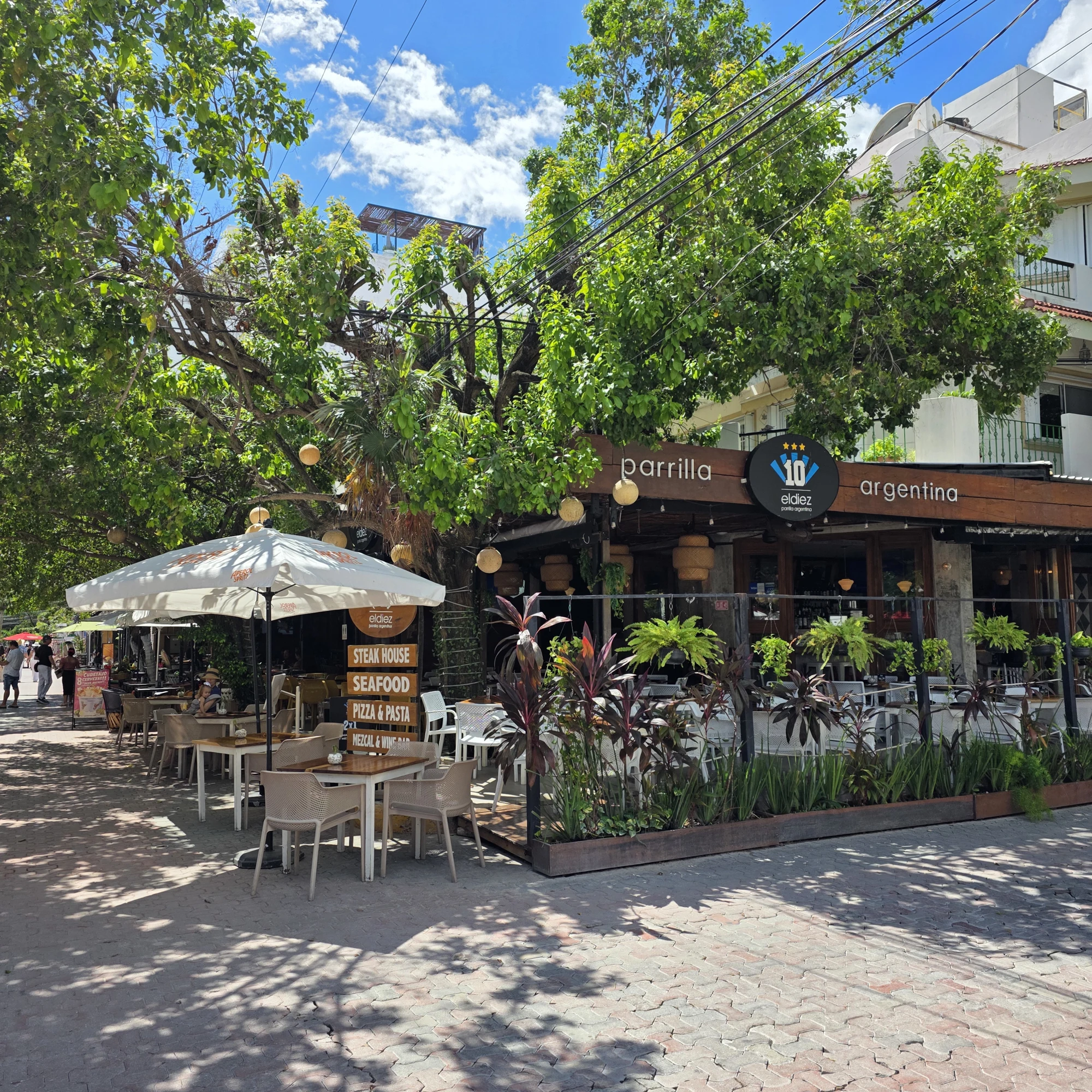 Restaurante en la 5ta avenida en Playa del Carmen
